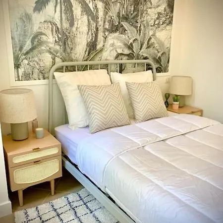 Apartament Superbe 3 Pieces - 30m De La - Terrasse - Clim - Parking Saint-Raphaël
