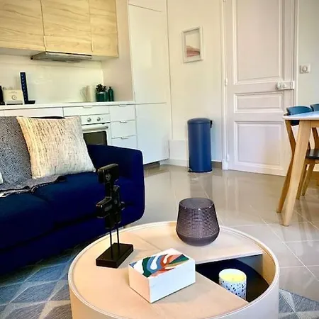 Apartment Superbe 3 Pieces - 30m De La - Terrasse - Clim - Parking